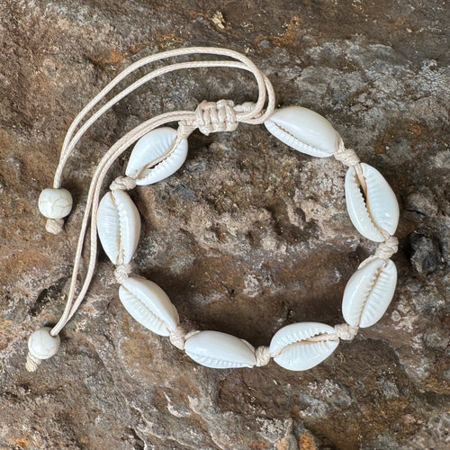 da Hawaiian Store Natural Cowrie Shell Bracelet w/Pull Cord Closure